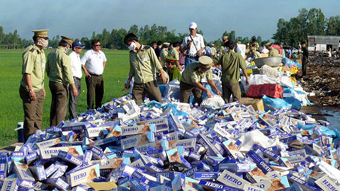 Bị tù vì buôn lậu vẫn trúng tuyển vào quản lý thị trường ảnh 1