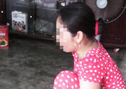 Bố mẹ tá hỏa 'giải cứu' con gái trong nhà nghỉ ảnh 1