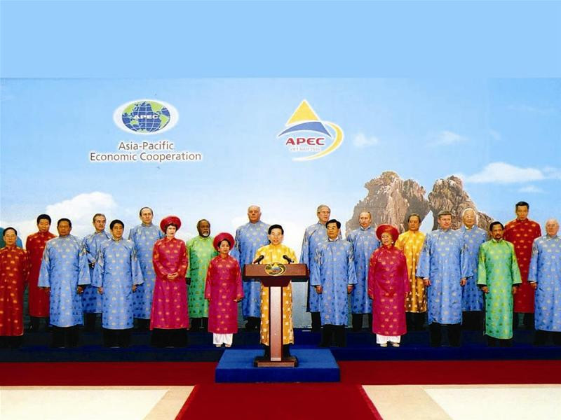 21 nhà lãnh đạo mặc áo dài truyền thống Việt Nam - Ảnh: TTXVN 21 nhà lãnh đạo mặc áo dài truyền thống Việt Nam - Ảnh: TTXVN