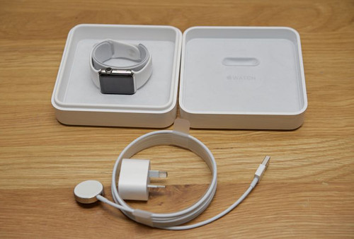 Cận cảnh chiếc Apple Watch có mặt tại Việt Nam ảnh 1