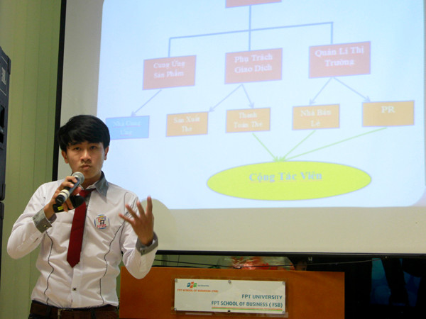 Đến các phần thi sau, thành viên các đội tỏ ra tự tin trình bày, tranh luận vấn đề