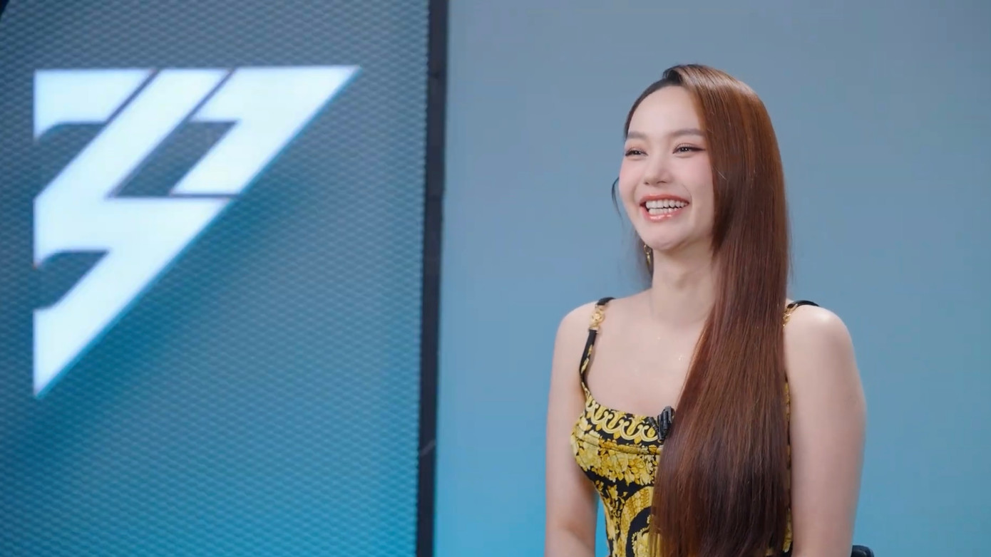 &quot;Hot mom&quot; Minh Hằng chính thức trở lại và lợi hại hơn xưa.