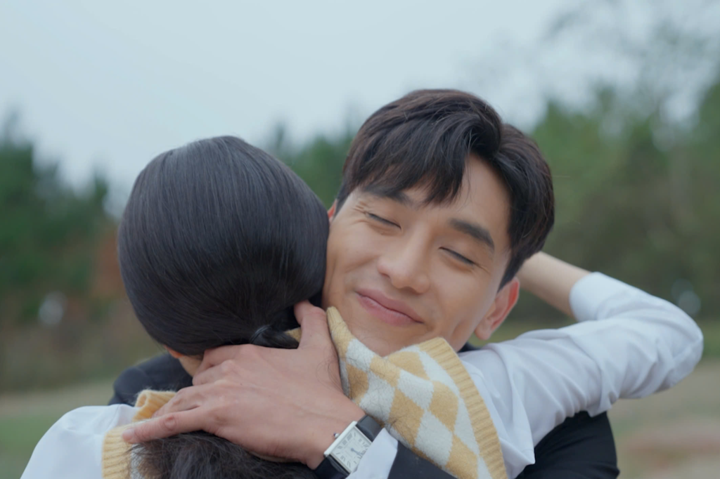 Lần đầu đóng cặp cùng Thuận Nguyễn, Bích Ngọc cảm thấy khá thuận lợi.