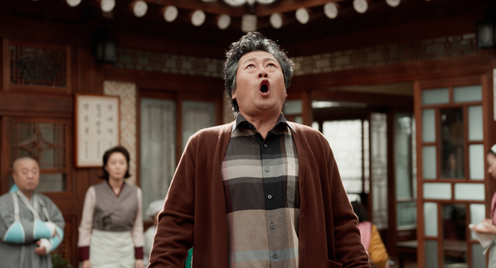 Vai diễn Mu Ok hứa hẹn là màn lột xác đáng nhớ của Ảnh Đế Kim Yun Seok. Vai diễn Mu Ok hứa hẹn là màn lột xác đáng nhớ của Ảnh Đế Kim Yun Seok.