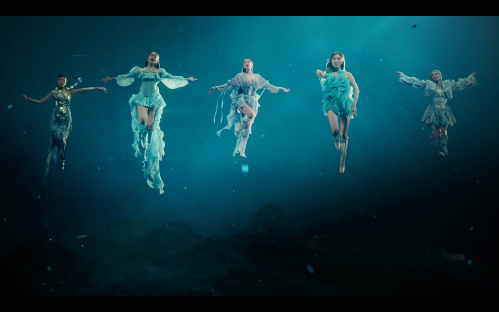 Các Chị Đẹp tự tin, sẵn sàng đối mặt với những thử thách giữa thiên hà bao la.