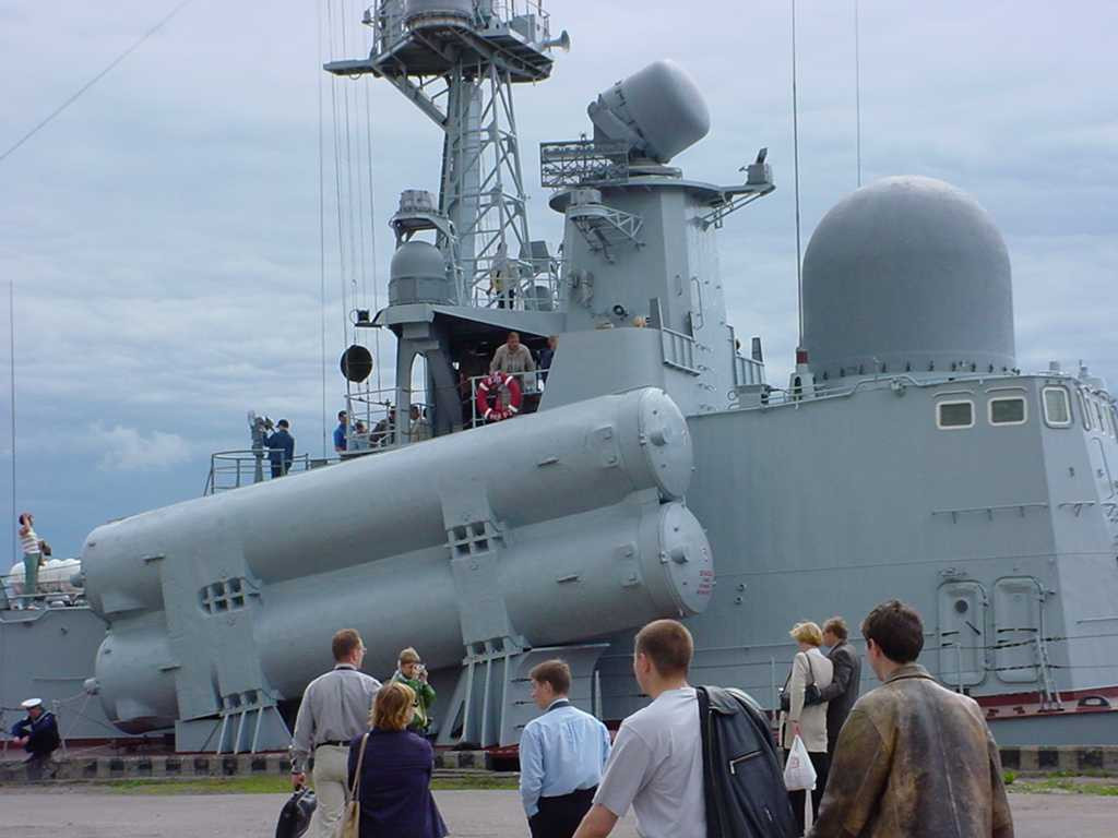 Tên lửa Moskit trên tàu Molnya dự an 1241