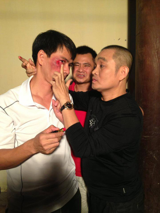 Xuân Hinh hóa trang bầm dập cho Xuân Bắc