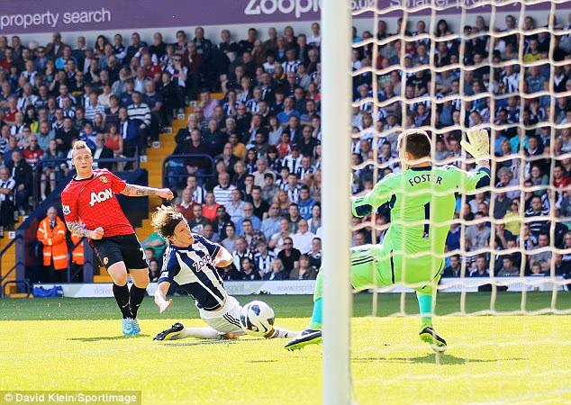 Buttner ghi bàn thứ ba cho đội khách 