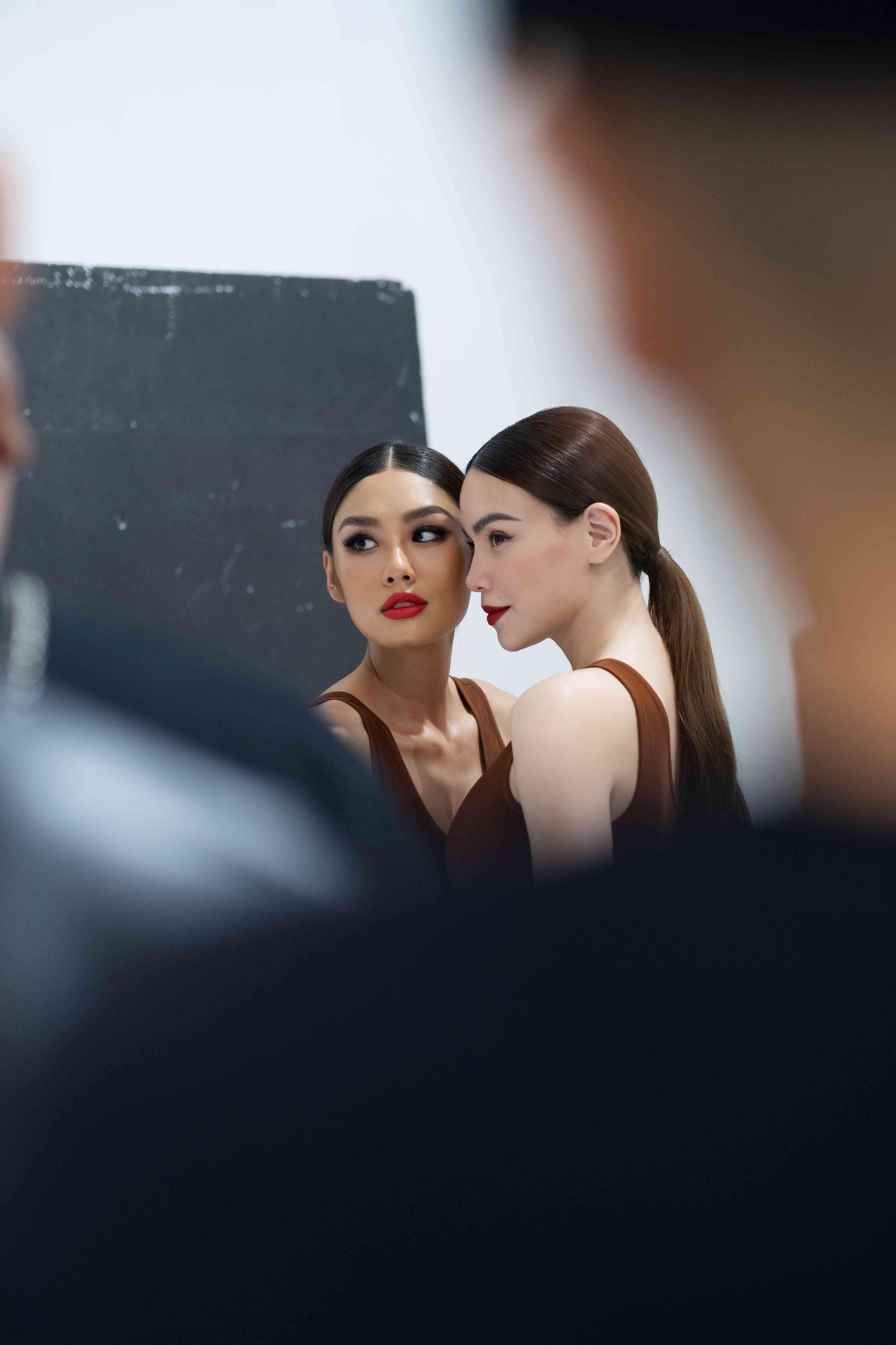 Nhan sắc "một chín một mười" của Á hậu Thảo Nhi Lê và Hà Hồ. Nhan sắc "một chín một mười" của Á hậu Thảo Nhi Lê và Hà Hồ.