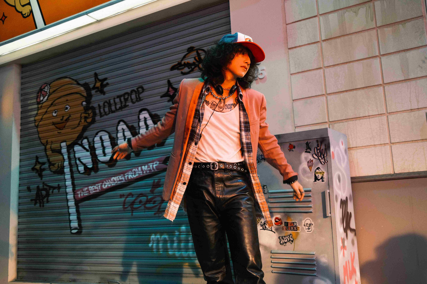 MV There's No One At All đang đứng trước nguy cơ bị tạm dừng phát hành. MV There's No One At All đang đứng trước nguy cơ bị tạm dừng phát hành.