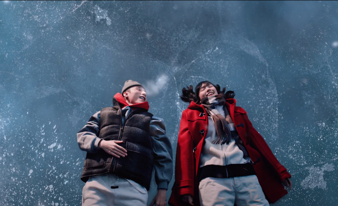 Những phân cảnh tình cảm cực ngọt ngào như thể cả hai muốn công khai với cả thế giới. Những phân cảnh tình cảm cực ngọt ngào như thể cả hai muốn công khai với cả thế giới.