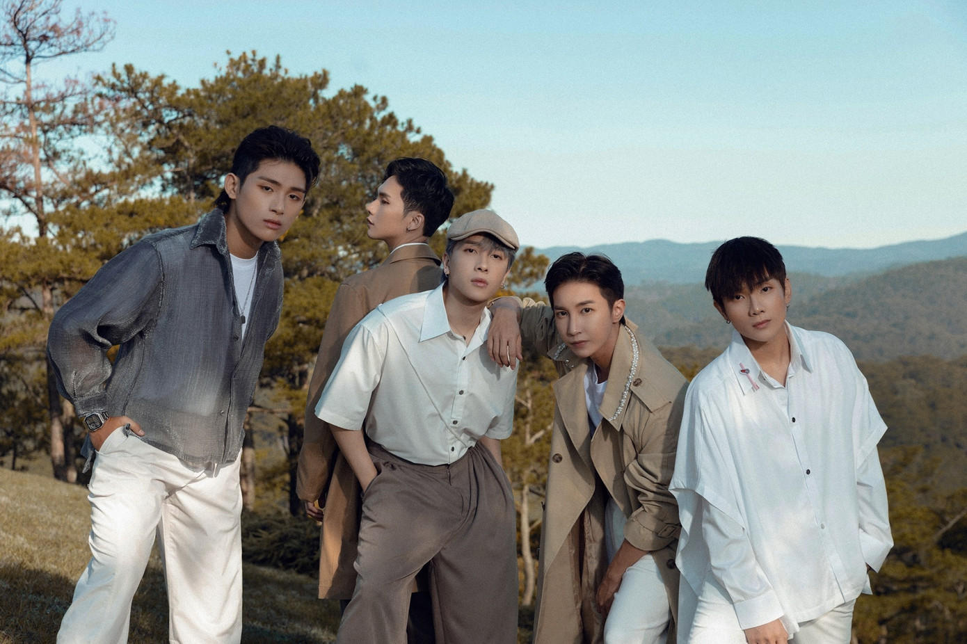 Grey D từng là thành viên nhóm Monstar. Grey D từng là thành viên nhóm Monstar.