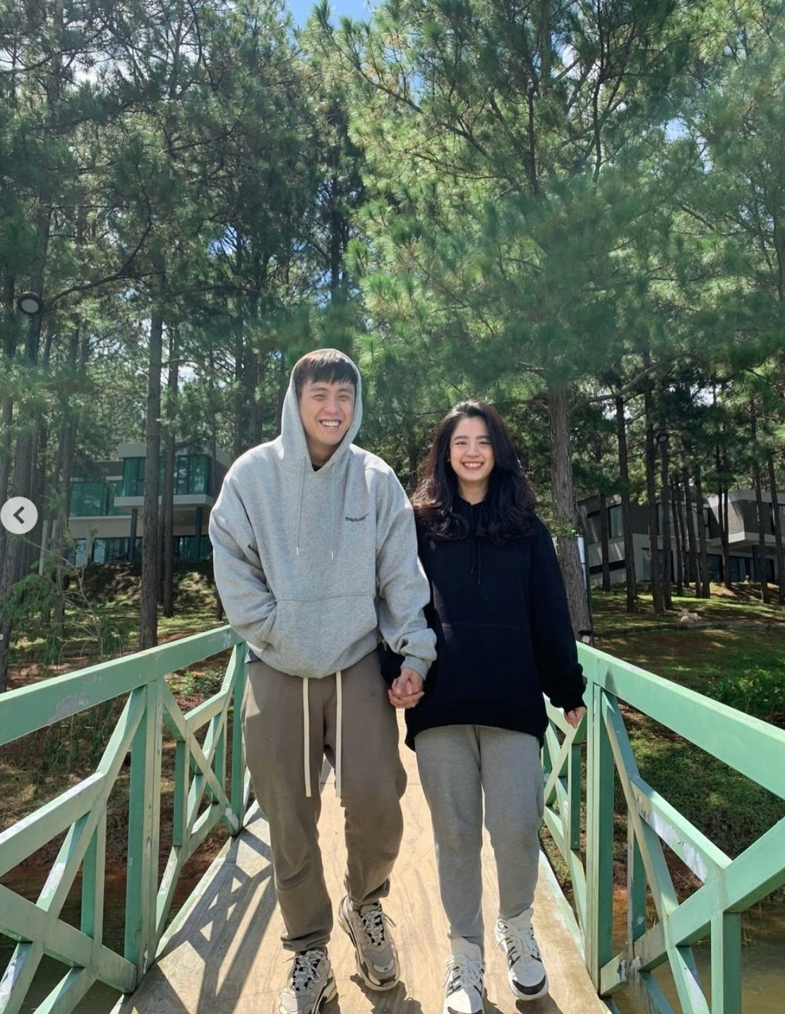 Những hình ảnh được cho là khoảng thời gian đầu Hàn Hằng và Huy Me chính thức hẹn hò.