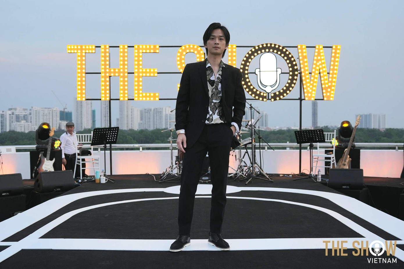 Thầy Ngạn (diễn viên Trần Nghĩa) trong Mắt Biếc