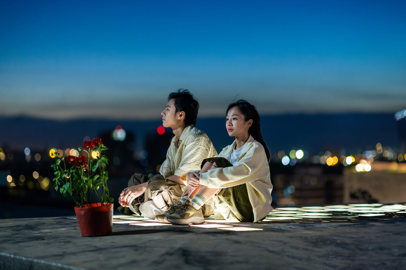 Hoàng Hà và Đức Mạnh vào vai chính trong MV.