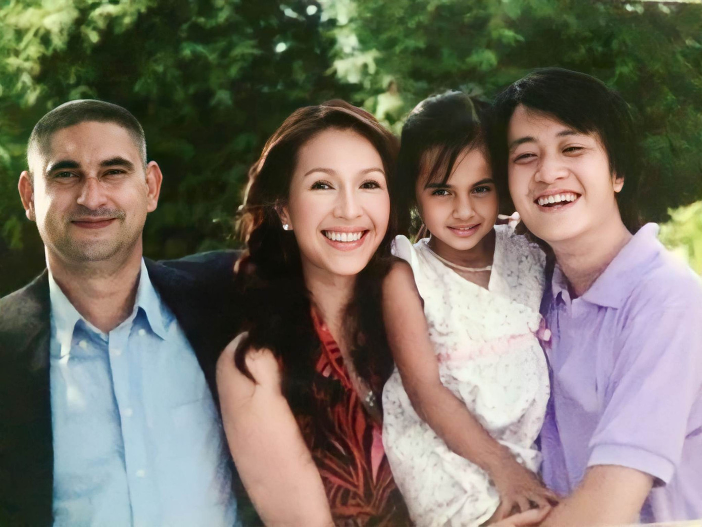 Emma Lê từng xuất hiện trong bộ phim điện ảnh Tuyết Nhiệt Đới khi chỉ mới 3 tuổi. Emma Lê từng xuất hiện trong bộ phim điện ảnh Tuyết Nhiệt Đới khi chỉ mới 3 tuổi.