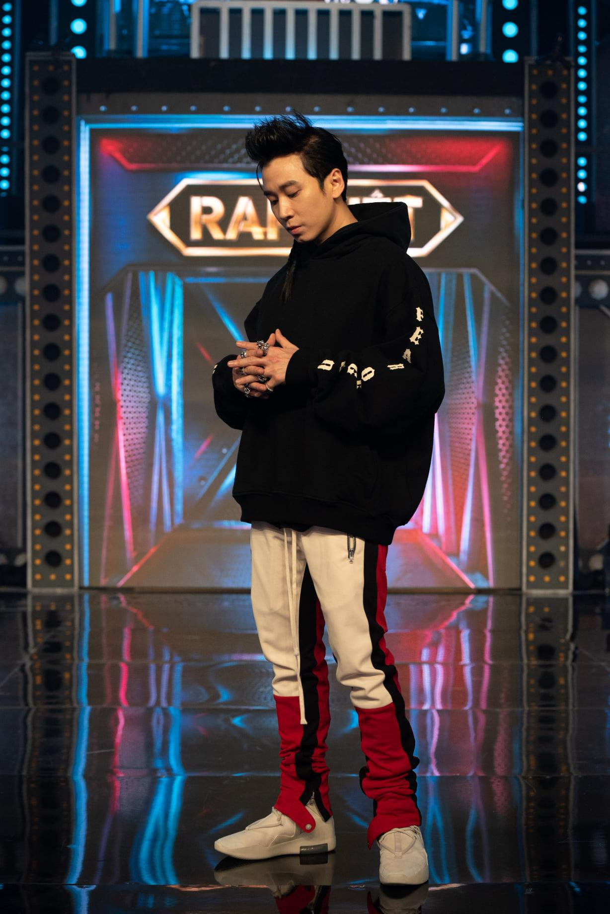 Nửa kia của HLV Rap Việt luôn là "ẩn số"