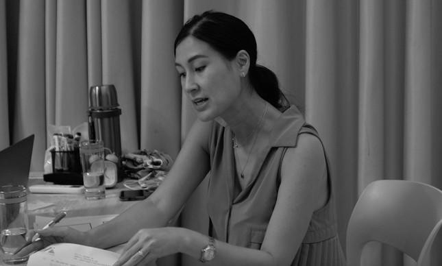 MONO chơi lớn khi kết hợp cùng diễn viên - đạo diễn Kathy Uyên cho MV đầu tay.