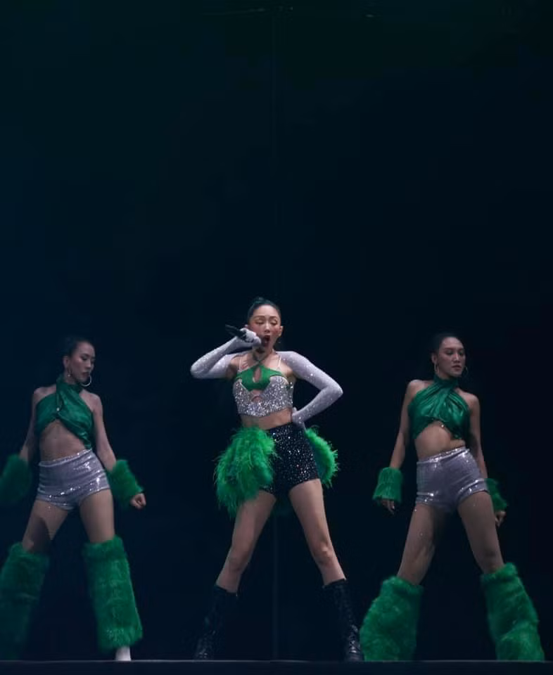 Bùm! "Bất ngờ chưa bà già" là có thật!