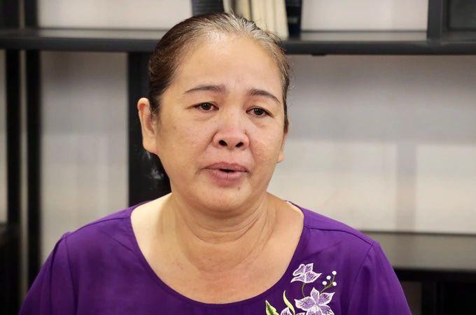 Mẹ Thiện Nhân nghẹn ngào bật khóc khi nói về con gái.