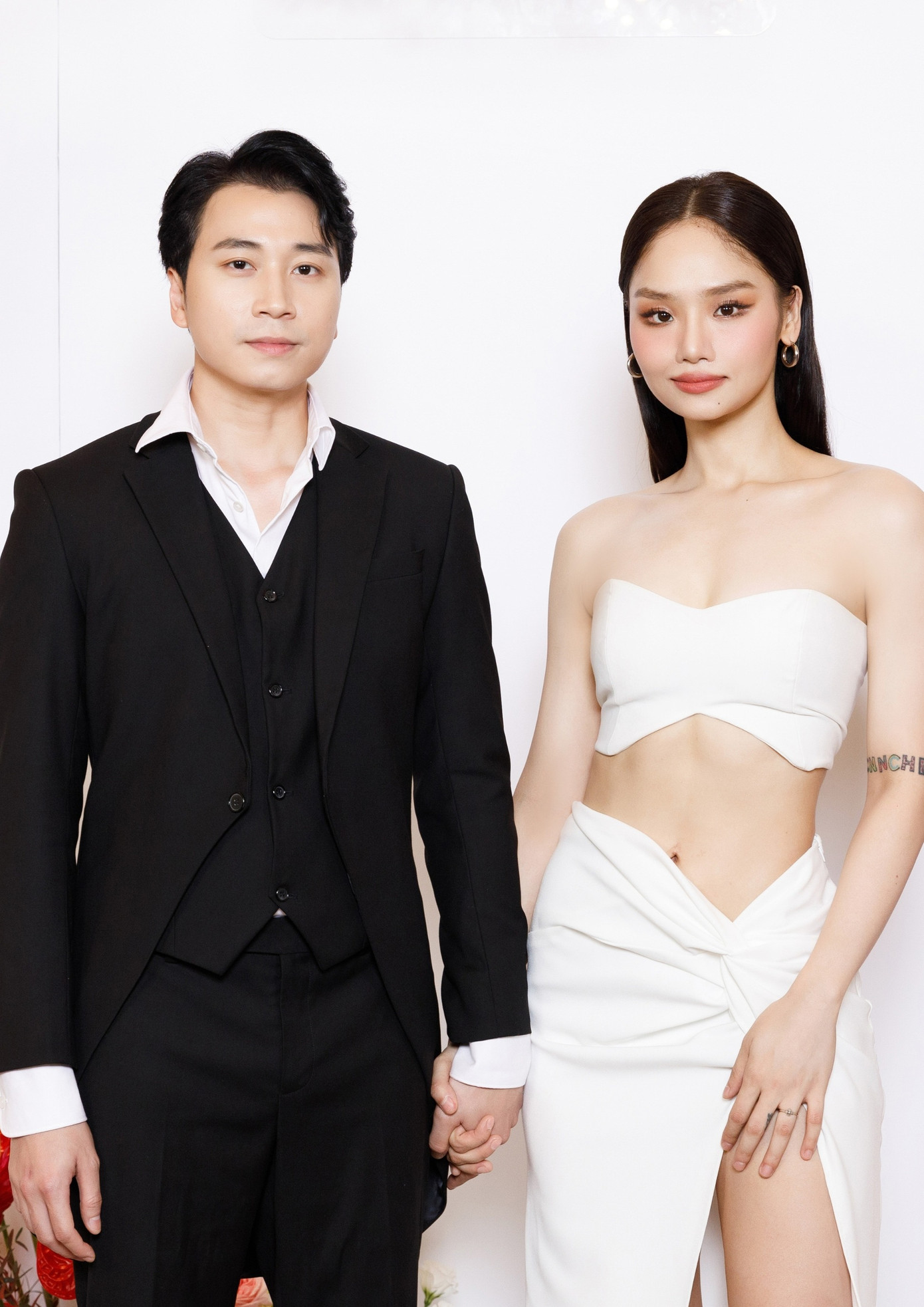 Karik và Miu Lê là cặp đôi luôn được netizen nhiệt tình "đẩy thuyền". Karik và Miu Lê là cặp đôi luôn được netizen nhiệt tình "đẩy thuyền".