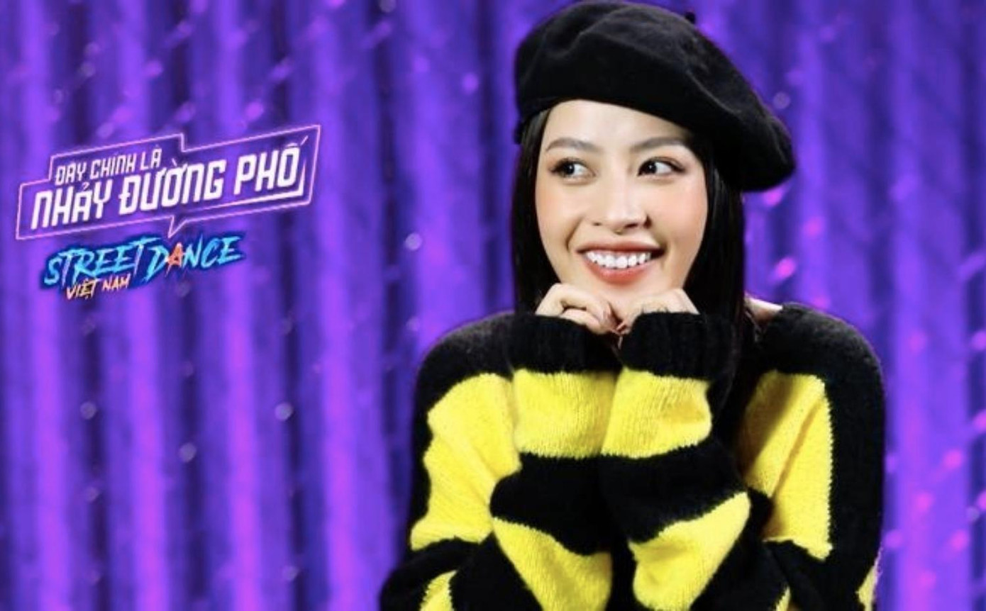 Chi Pu phấn khích trước những thí sinh "có nhan sắc". Chi Pu phấn khích trước những thí sinh "có nhan sắc".