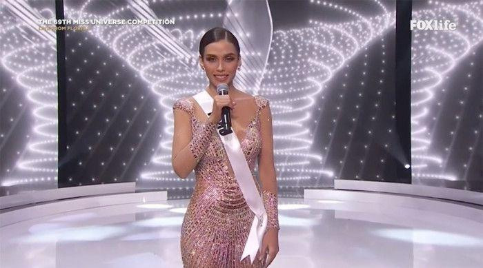 Hoa hậu Peru có phong thái trả lời ứng xử đầy tự tin, thuyết phục. Hoa hậu Peru có phong thái trả lời ứng xử đầy tự tin, thuyết phục.