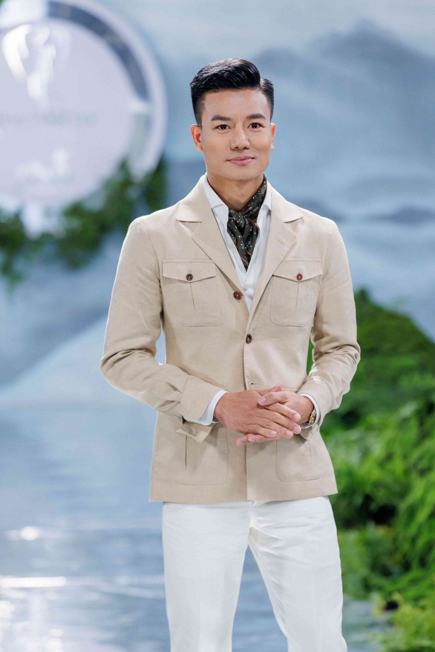 Nam diễn viên cho biết, quá trình ghi hình Miss Earth Vietnam 2023 rất vất vả. Có những ngày quay đến 24 tiếng hay có tập ghi hình hai ngày liên tục, ê-kíp chỉ được nghỉ khoảng 5 tiếng. Nam diễn viên cho biết, quá trình ghi hình Miss Earth Vietnam 2023 rất vất vả. Có những ngày quay đến 24 tiếng hay có tập ghi hình hai ngày liên tục, ê-kíp chỉ được nghỉ khoảng 5 tiếng.