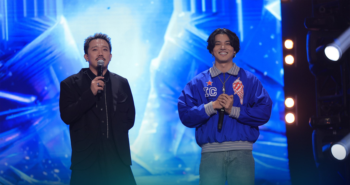 3 Giám khảo quyết định đưa dubbie về với đội HLV Andree Right Hand.