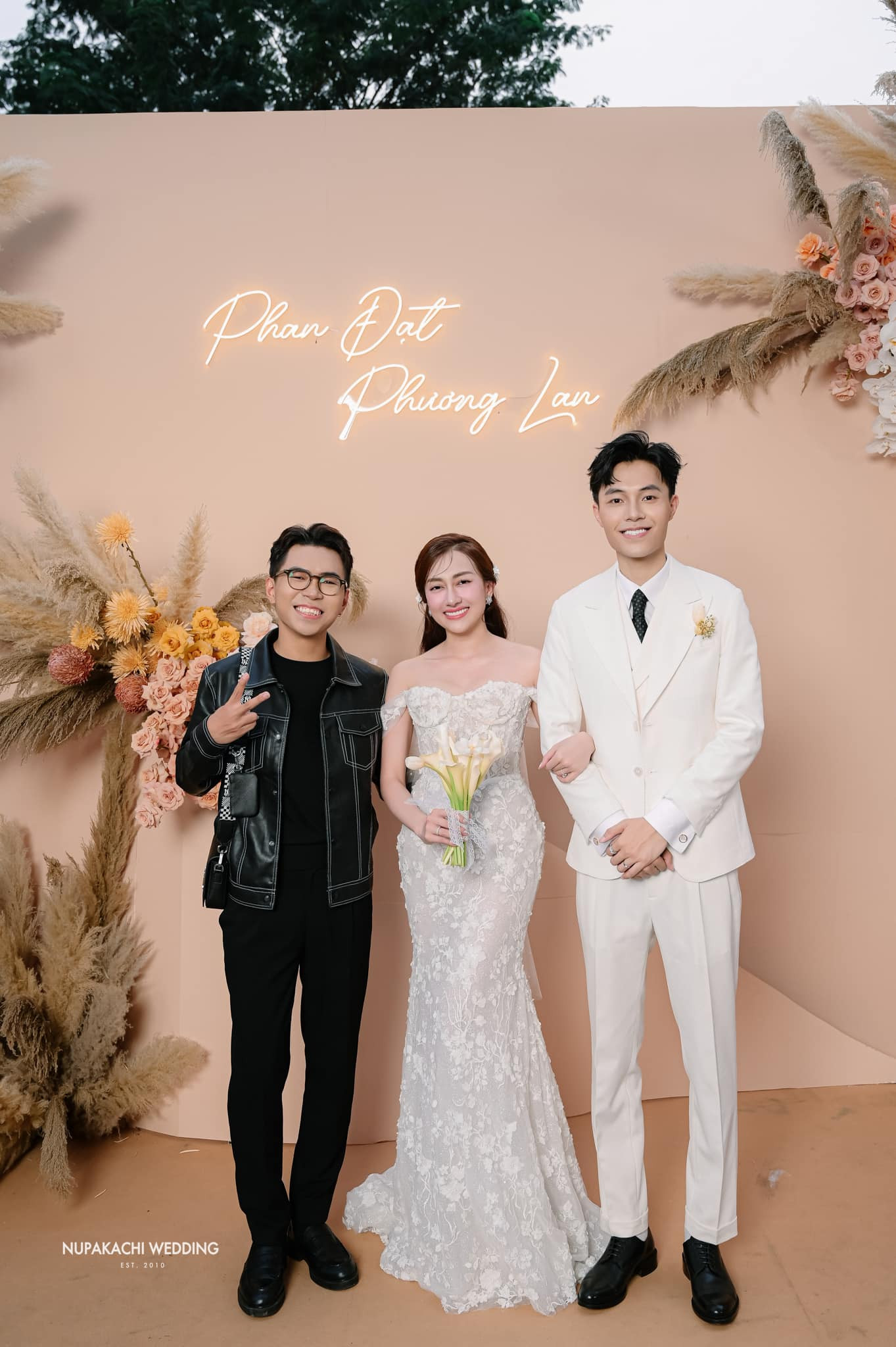 Minh Dự và vợ chồng Phan Đạt - Phương Lan từng có mối quan hệ thân thiết. Minh Dự và vợ chồng Phan Đạt - Phương Lan từng có mối quan hệ thân thiết.