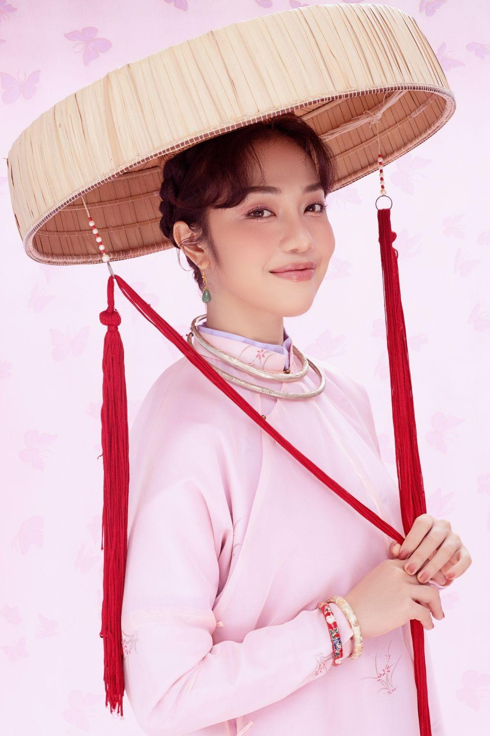 Tuy chỉ mới debut trong năm nay, thế nhưng Hoàng Duyên đã đạt loạt thành tích ấn tượng