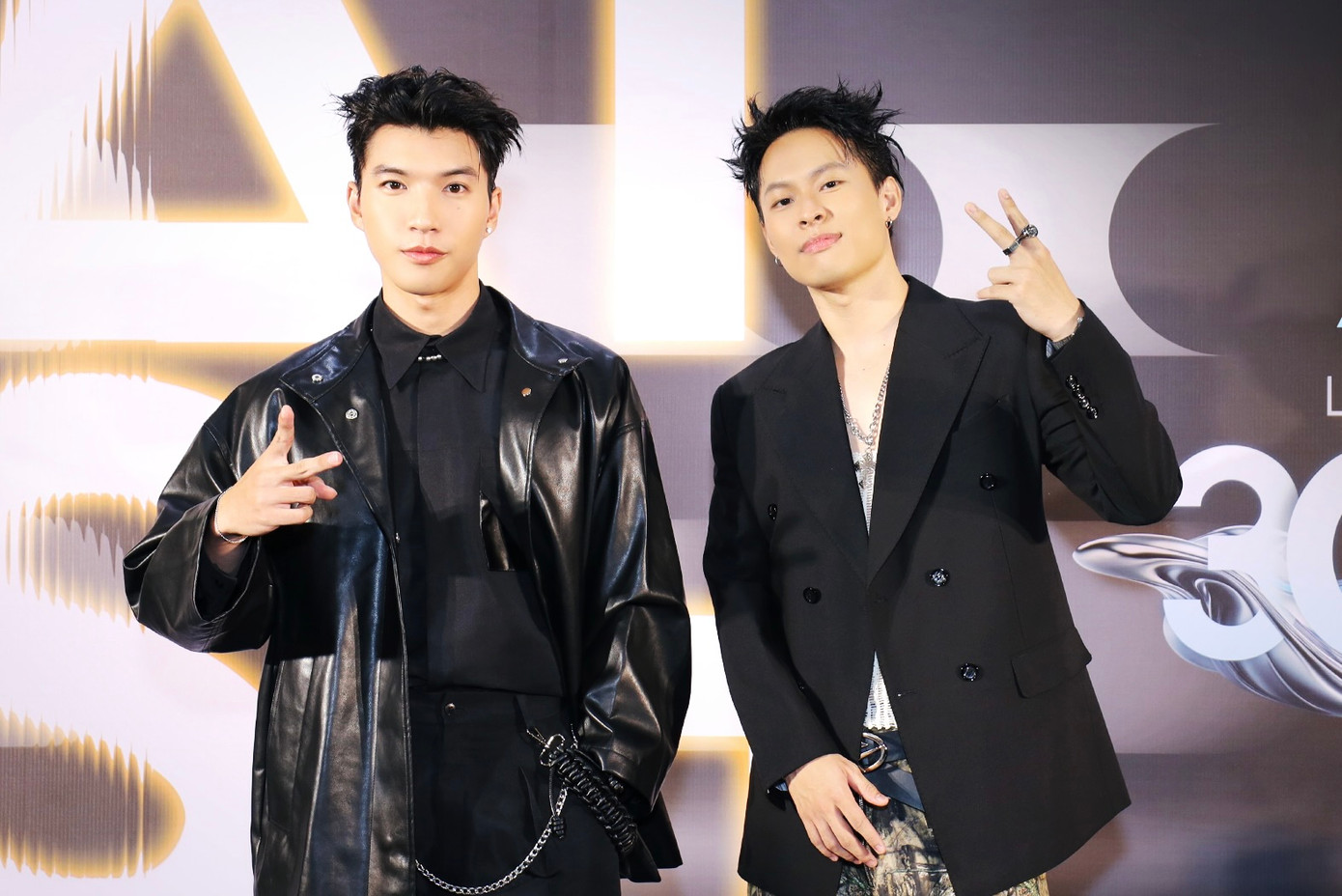 HIEUTHUHAI và Hurrykng.