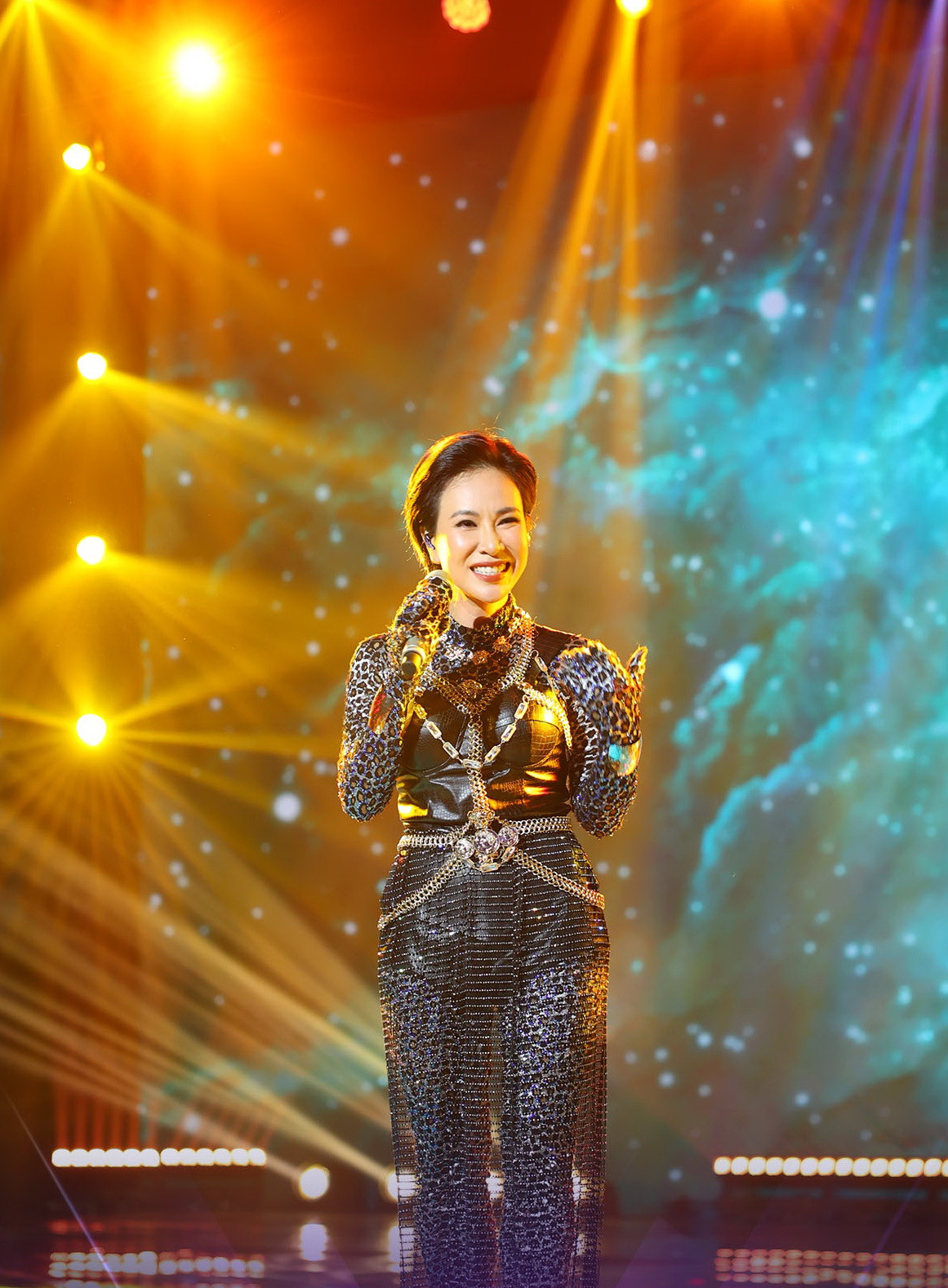 Hậu The Masked Singer Vietnam, Uyên Linh gắn liền với cái tên &quot;Báo Mắt Biếc&quot;.