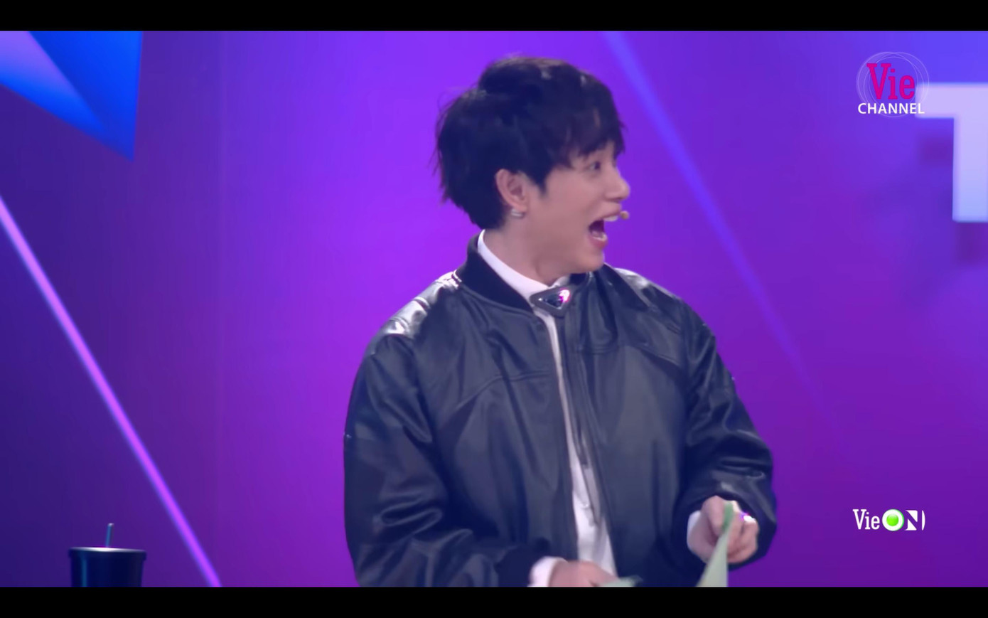 Màn thả thính &quot;cực ngọt&quot; của Hươu Thần khiến Trúc Nhân ngỡ ngàng.