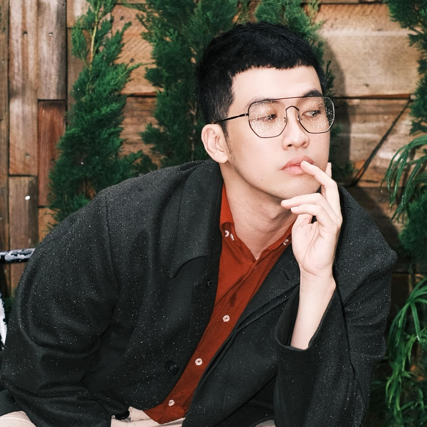 Mew Amazing là một nhạc sĩ trẻ cá tính và tài năng. Mew Amazing là một nhạc sĩ trẻ cá tính và tài năng.