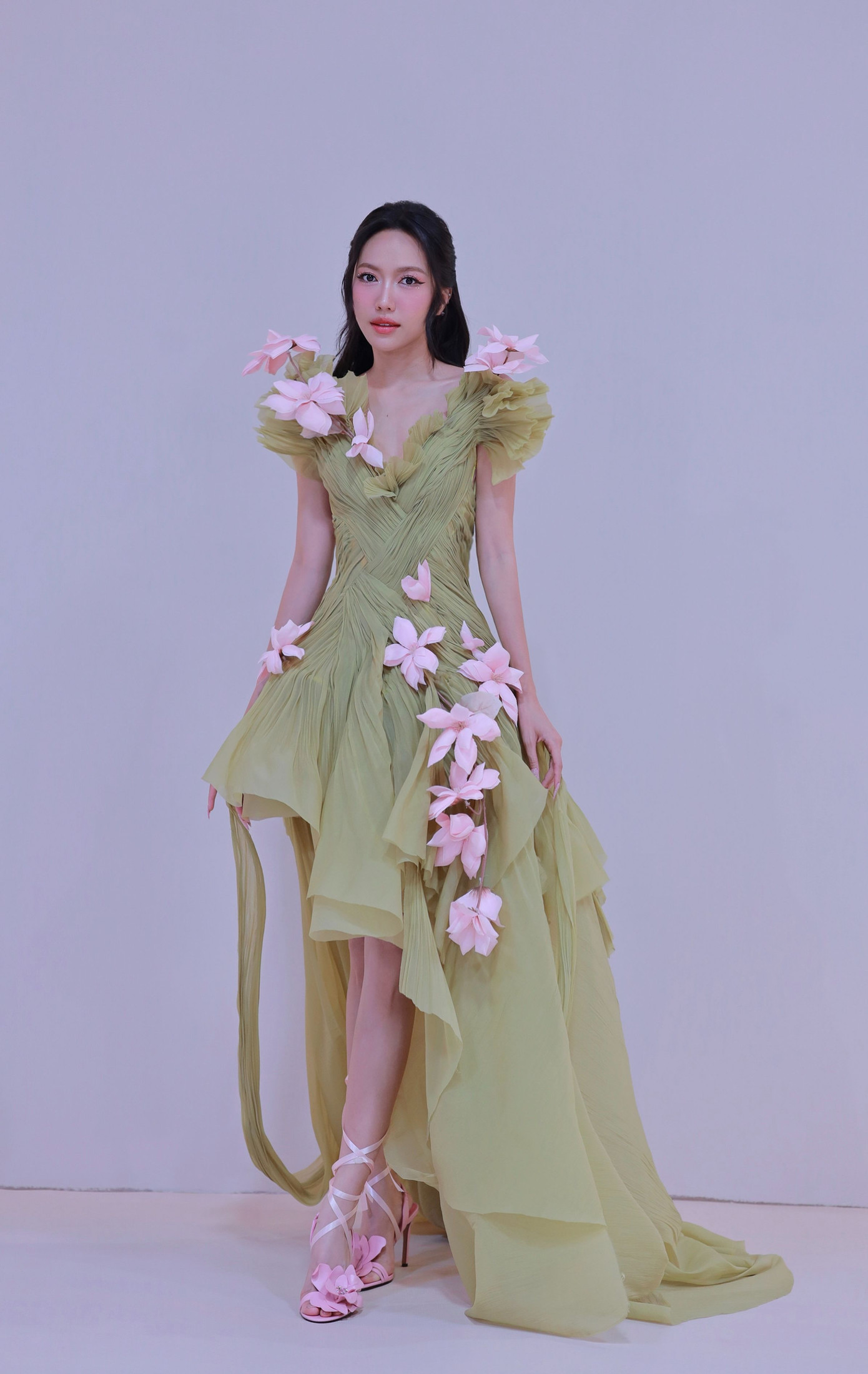 Tạo hình lộng lẫy của Diệu Nhi cho màn trình diễn sắp tới.