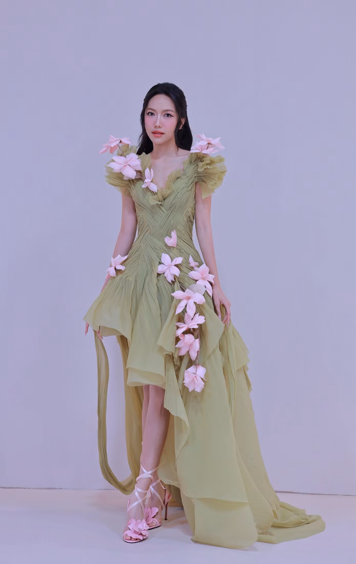 Tạo hình lộng lẫy của Diệu Nhi cho màn trình diễn sắp tới.