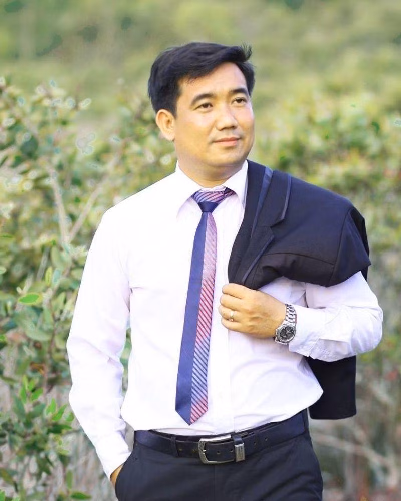 Thầy Võ Ngọc Trưởng. Ảnh: FBNV