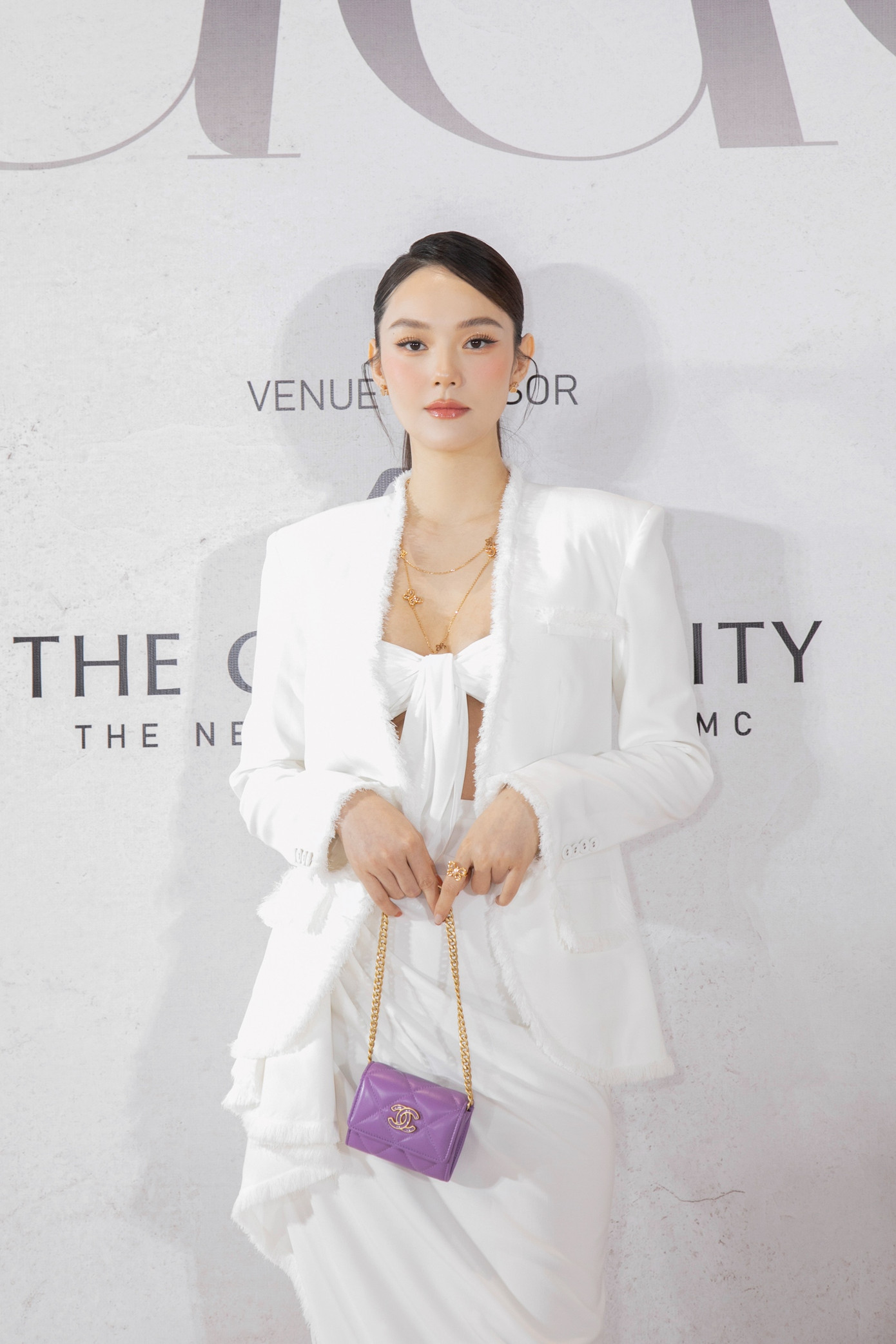 Dẫu đang mang thai, "mẹ bầu" Minh Hằng vẫn khiến khán giả không thể rời mắt bởi nhan sắc "hack tuổi" cùng phong cách thời trang sang trọng.