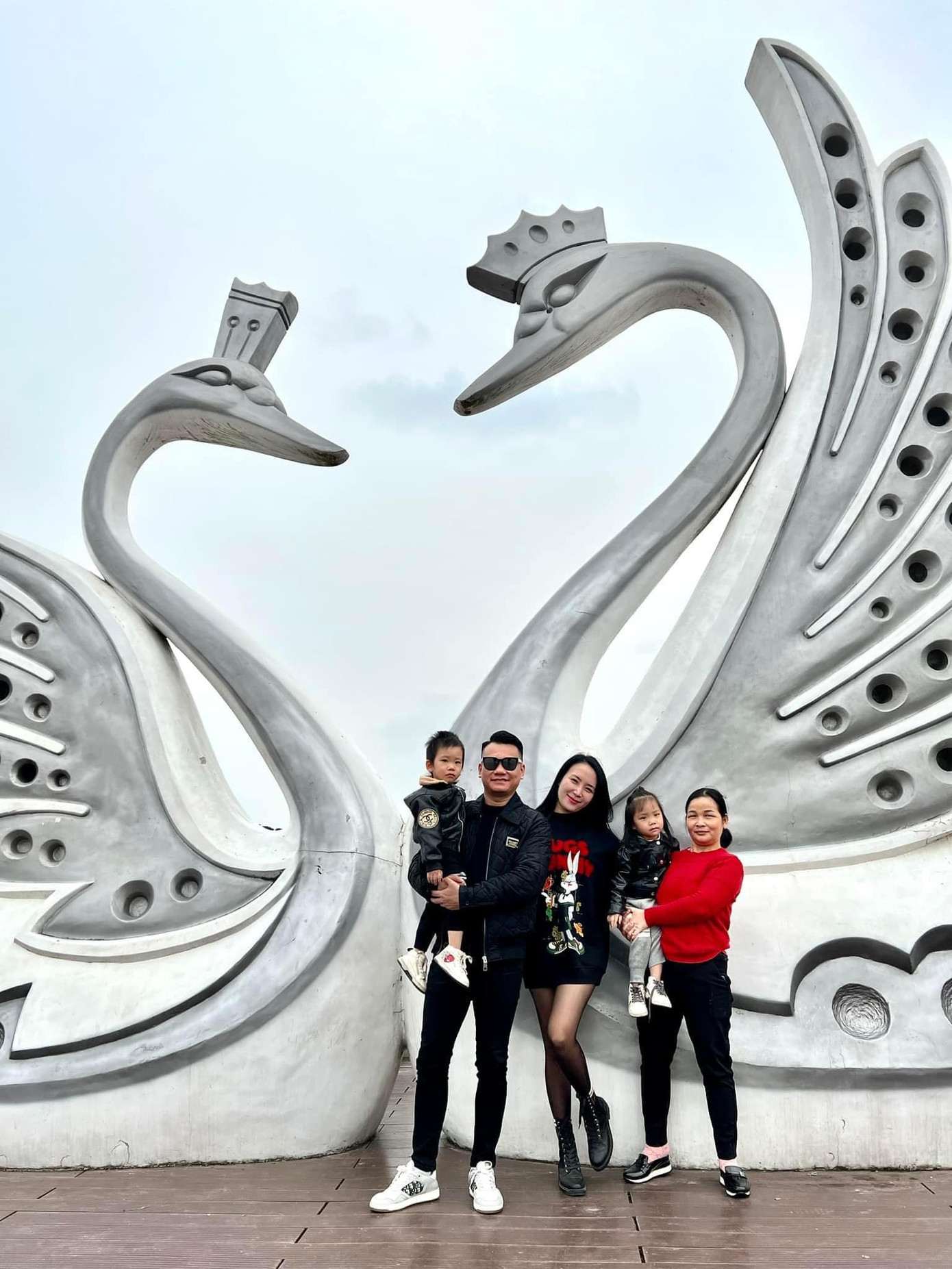 Nam ca sĩ và cuộc sống gia đình viên mãn ở độ tuổi 36.