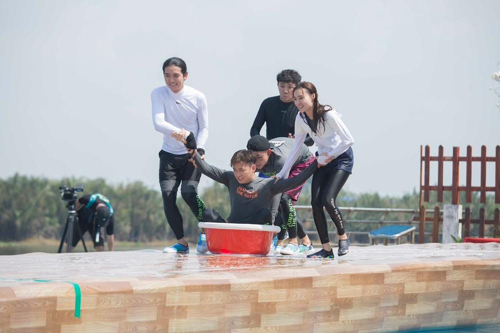 Thử thách bowling cũng xuất hiện trong tập 2 của Running Man Việt Nam mùa đầu tiên. Thử thách bowling cũng xuất hiện trong tập 2 của Running Man Việt Nam mùa đầu tiên.