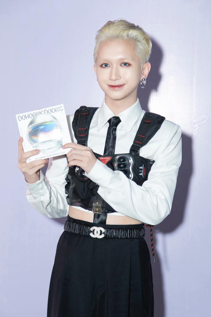 Đỗ Hoàng Dương liên tục biến hóa trong nhiều phong cách khác nhau.