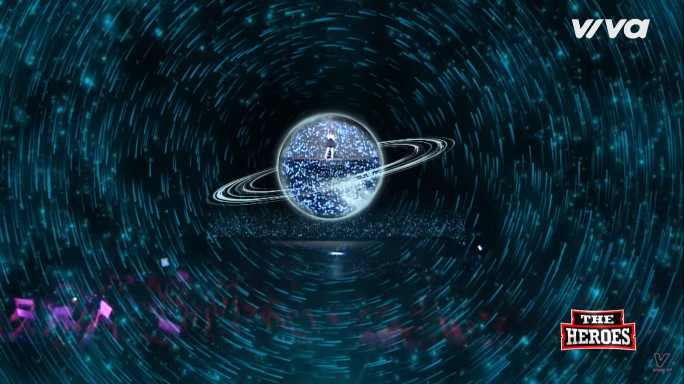 Han Sara như bị "nuốt chửng" bởi sự xuất hiện dày đặc của quá nhiều hiệu ứng ảo. Han Sara như bị "nuốt chửng" bởi sự xuất hiện dày đặc của quá nhiều hiệu ứng ảo.