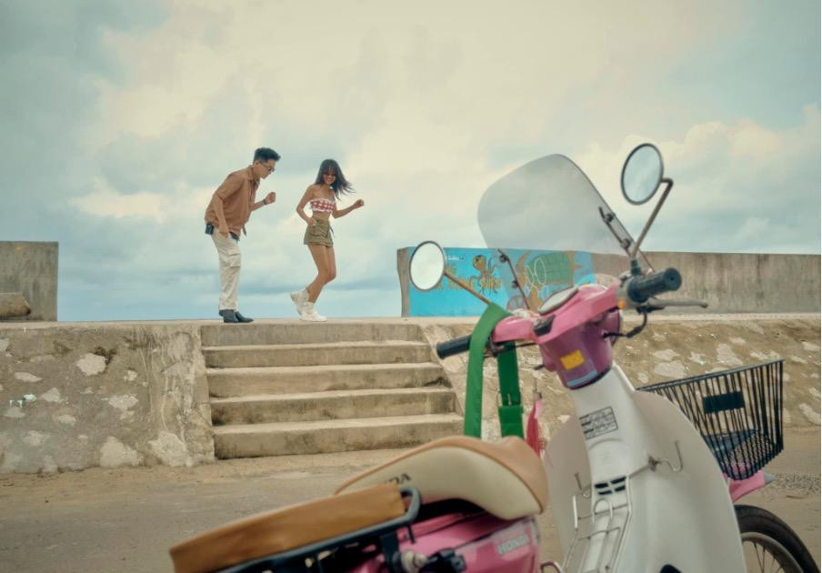 Bộ đôi Trịnh Thảo - Vũ Khang không chỉ được yêu mến bởi nhan sắc hay ngoại hình mà còn vì tài năng của cặp đôi.