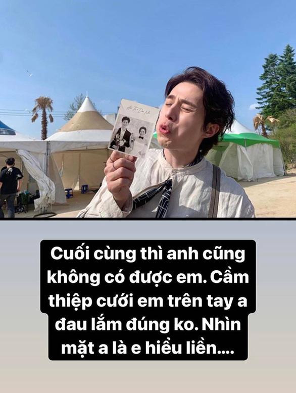 Màn phát thiệp cưới "một vòng Trái Đất" gây chấn động của Diệu Nhi. Màn phát thiệp cưới "một vòng Trái Đất" gây chấn động của Diệu Nhi.