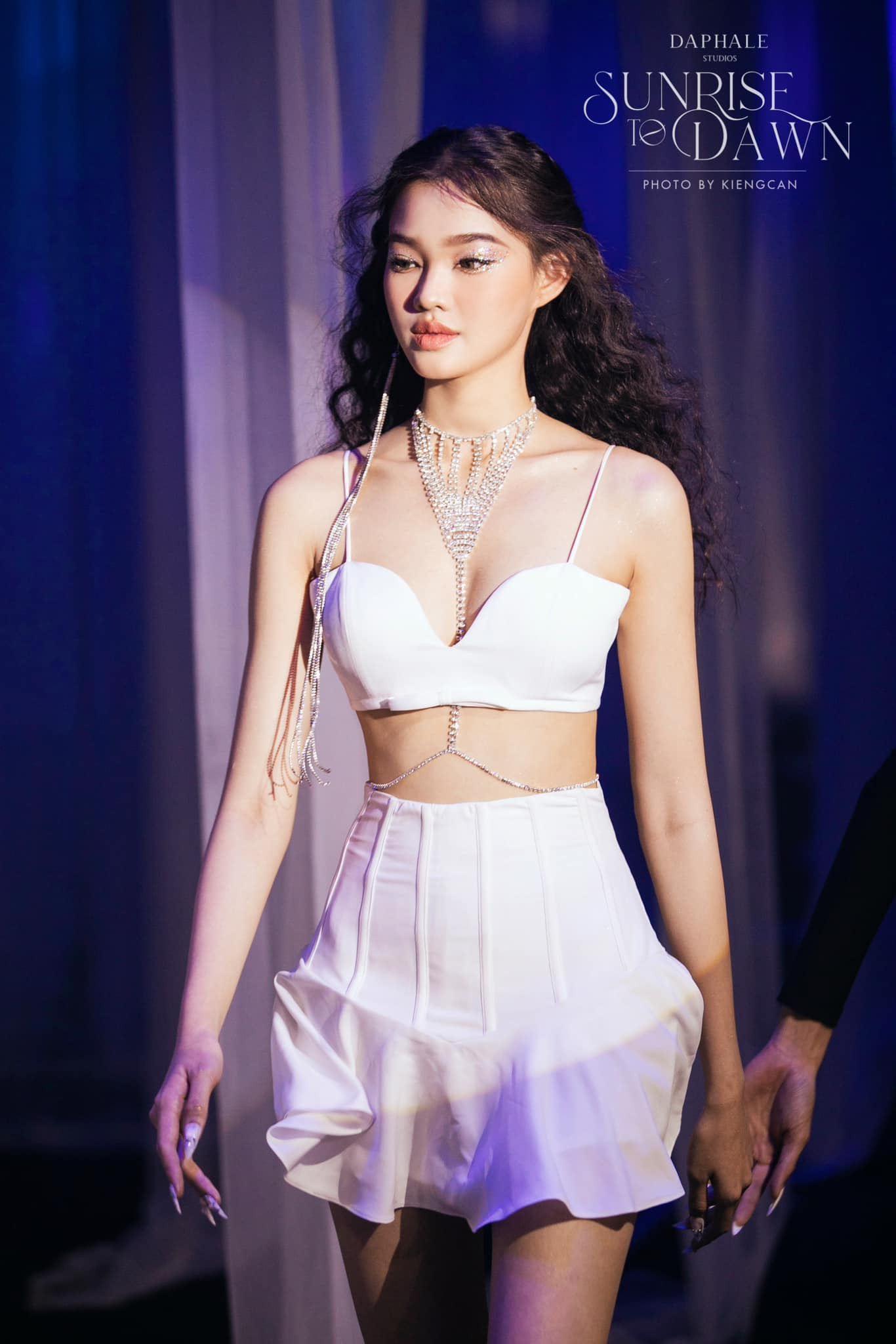 Không còn quá "mặn mà" với các cuộc thi nhan sắc, Bé Quyên hiện là gương mặt được săn đón trong làng mẫu, xuất hiện "nhẵn mặt" trên các sàn diễn thời trang. Không còn quá "mặn mà" với các cuộc thi nhan sắc, Bé Quyên hiện là gương mặt được săn đón trong làng mẫu, xuất hiện "nhẵn mặt" trên các sàn diễn thời trang.