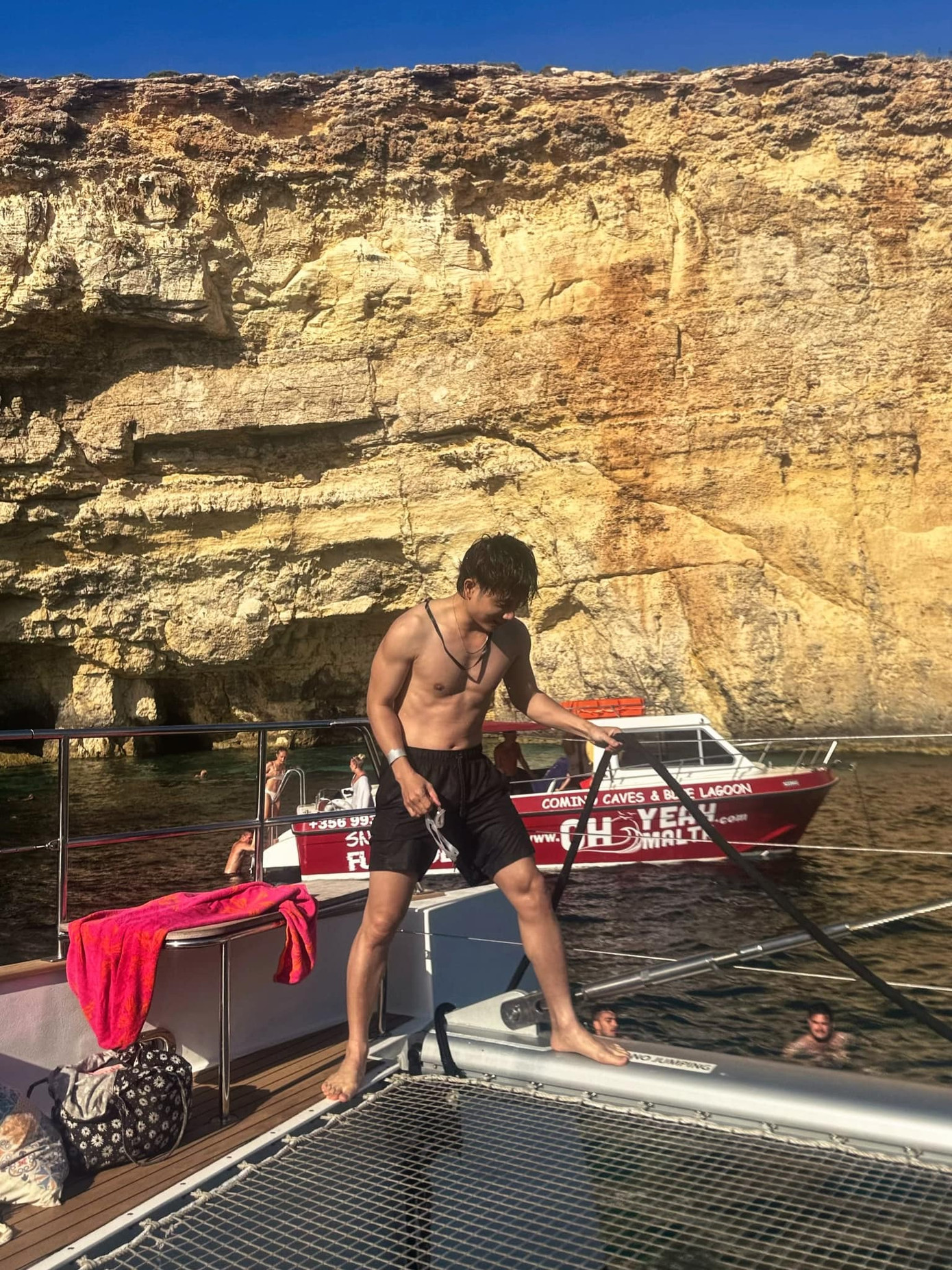 Body "chất lượng" của Trúc Nhân sau thời gian dài chăm chỉ tập luyện. Body "chất lượng" của Trúc Nhân sau thời gian dài chăm chỉ tập luyện.