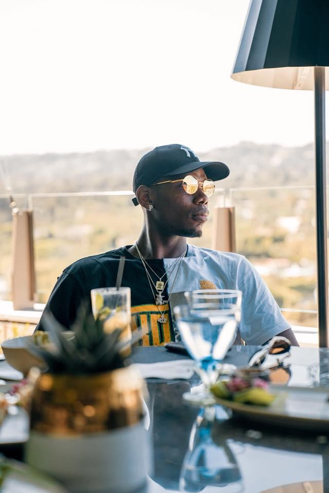 Paul Pogba có vẻ ngoài và phong cách khá "chất chơi". Ảnh: FBNV