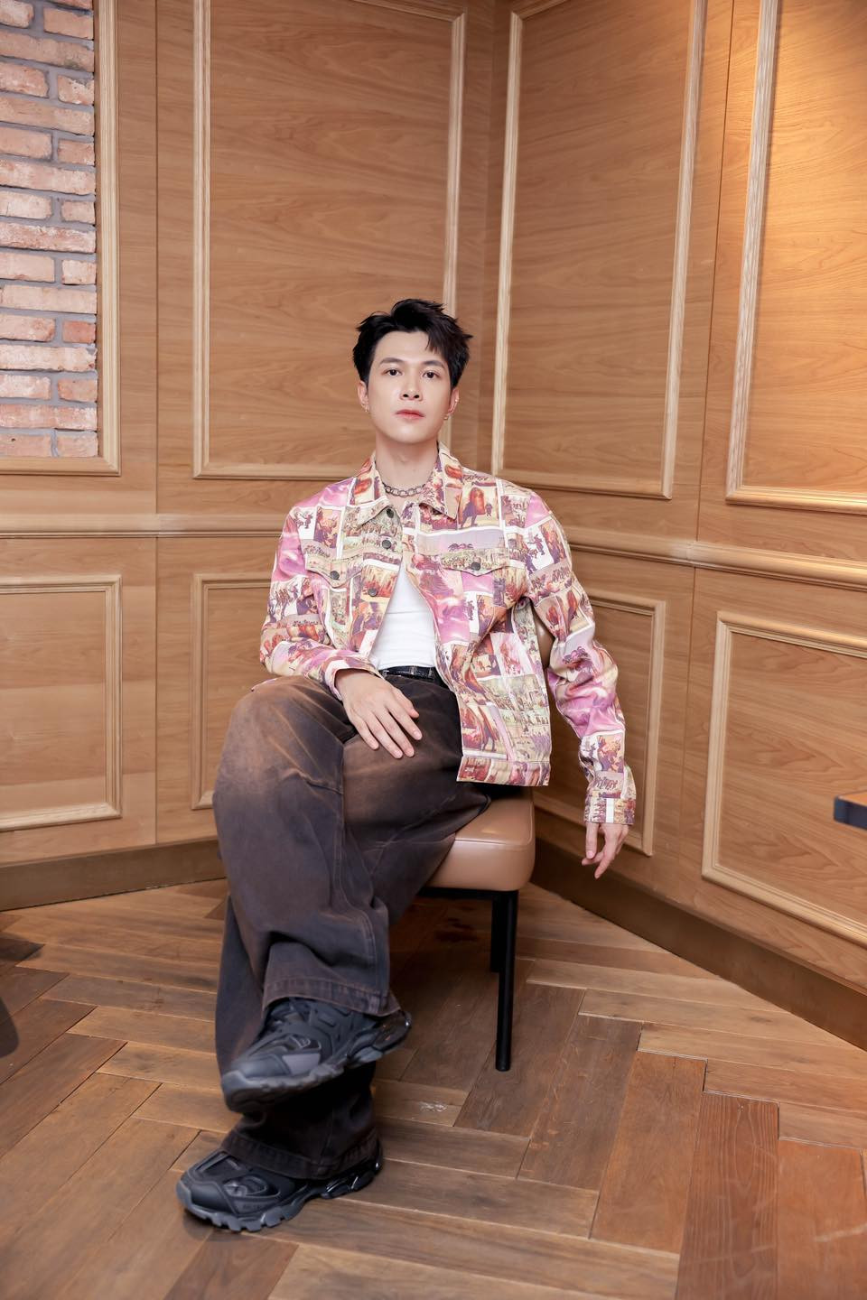 Trong khi đó, bộ phim điện ảnh Siêu Lừa Gặp Siêu Lầy của Anh Tú cũng vừa cán mốc 100 tỷ.