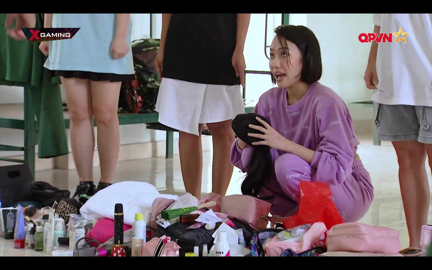 Bộ tóc giả của cô nàng... Bộ tóc giả của cô nàng...